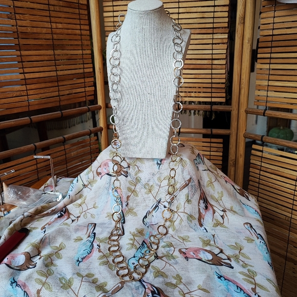 Extra Long Unsigned Gold and Silver Tone Textured Hammer Open Circle Necklace - Picture 1 of 6